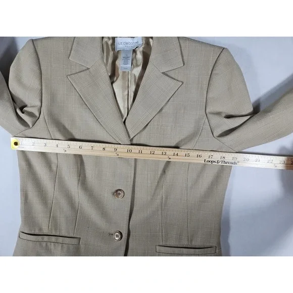 Liz Claiborne 2 Piece Womens Skirt Suit Size 10 3 Button Jacket Beige - Picture 3 of 16